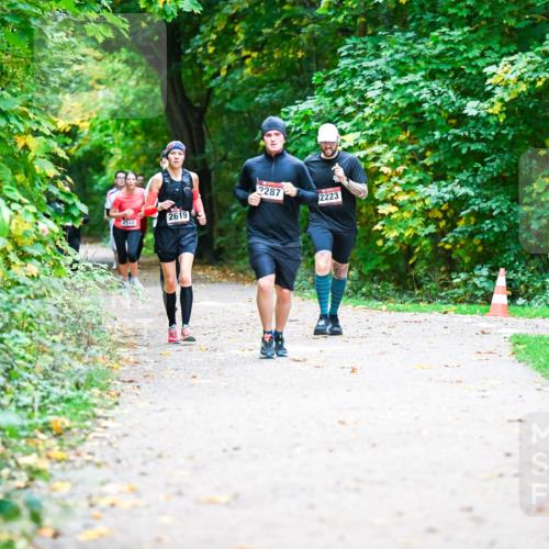 12.10.2025 - Bramfelder Halbmarathon 2025 Dr. Thomas Lammeyer http://msf.ph/oto/9356075 12.10.2025 10:55:47 Laufen 2510, 2619, 2287, 2223 meine-sportfotos.de