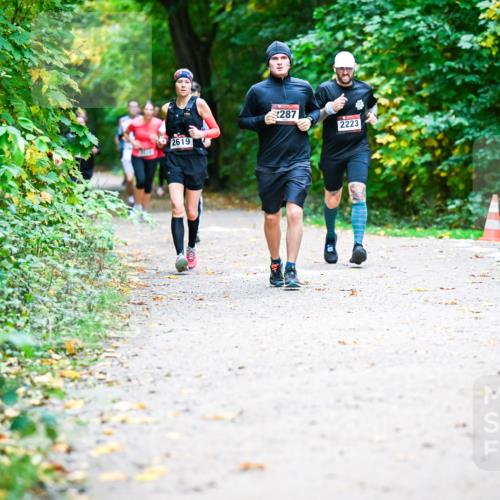 12.10.2025 - Bramfelder Halbmarathon 2025 Dr. Thomas Lammeyer http://msf.ph/oto/9356078 12.10.2025 10:55:48 Laufen 2619, 287, 2223 meine-sportfotos.de