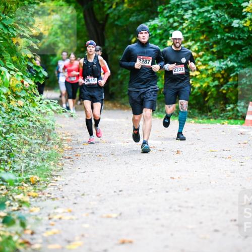12.10.2025 - Bramfelder Halbmarathon 2025 Dr. Thomas Lammeyer http://msf.ph/oto/9356079 12.10.2025 10:55:48 Laufen 2619, 2287, 2223 meine-sportfotos.de