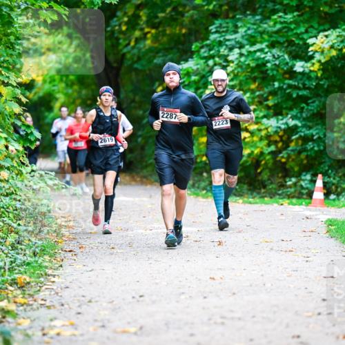 12.10.2025 - Bramfelder Halbmarathon 2025 Dr. Thomas Lammeyer http://msf.ph/oto/9356081 12.10.2025 10:55:48 Laufen 2619, 2287, 2223 meine-sportfotos.de