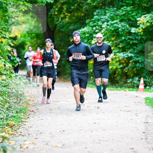 12.10.2025 - Bramfelder Halbmarathon 2025 Dr. Thomas Lammeyer http://msf.ph/oto/9356082 12.10.2025 10:55:48 Laufen 2619, 2287, 2223 meine-sportfotos.de