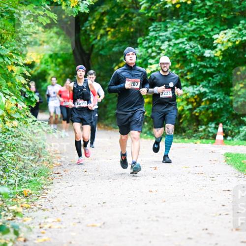 12.10.2025 - Bramfelder Halbmarathon 2025 Dr. Thomas Lammeyer http://msf.ph/oto/9356084 12.10.2025 10:55:49 Laufen 2619, 287, 2223 meine-sportfotos.de