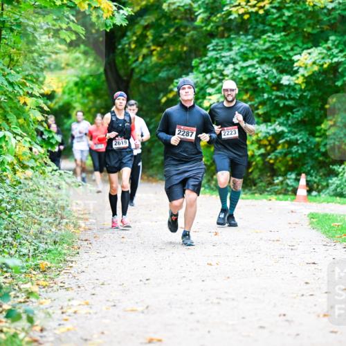 12.10.2025 - Bramfelder Halbmarathon 2025 Dr. Thomas Lammeyer http://msf.ph/oto/9356085 12.10.2025 10:55:49 Laufen 2619, 2287, 2223 meine-sportfotos.de