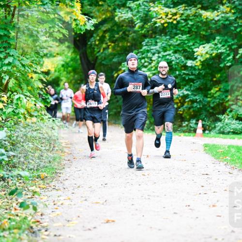 12.10.2025 - Bramfelder Halbmarathon 2025 Dr. Thomas Lammeyer http://msf.ph/oto/9356089 12.10.2025 10:55:49 Laufen 2619, 287, 2223 meine-sportfotos.de