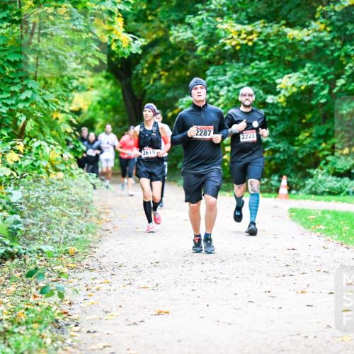 12.10.2025 - Bramfelder Halbmarathon 2025 Dr. Thomas Lammeyer http://msf.ph/oto/9356094 12.10.2025 10:55:50 Laufen 2619, 2287, 2223 meine-sportfotos.de