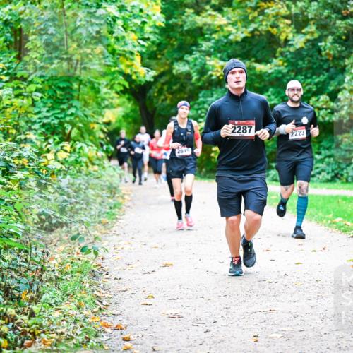 12.10.2025 - Bramfelder Halbmarathon 2025 Dr. Thomas Lammeyer http://msf.ph/oto/9356108 12.10.2025 10:55:52 Laufen 2619, 2287, 2223 meine-sportfotos.de