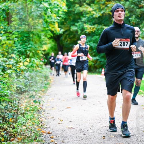 12.10.2025 - Bramfelder Halbmarathon 2025 Dr. Thomas Lammeyer http://msf.ph/oto/9356114 12.10.2025 10:55:53 Laufen 2619, 287, 2223 meine-sportfotos.de