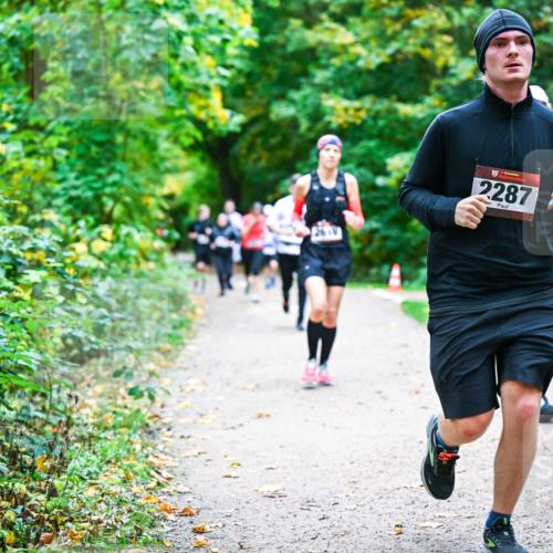 12.10.2025 - Bramfelder Halbmarathon 2025 Dr. Thomas Lammeyer http://msf.ph/oto/9356115 12.10.2025 10:55:53 Laufen 2287 meine-sportfotos.de