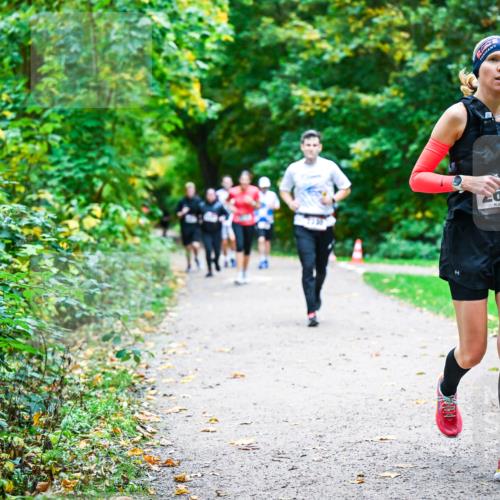 12.10.2025 - Bramfelder Halbmarathon 2025 Dr. Thomas Lammeyer http://msf.ph/oto/9356124 12.10.2025 10:55:55 Laufen 2619 meine-sportfotos.de
