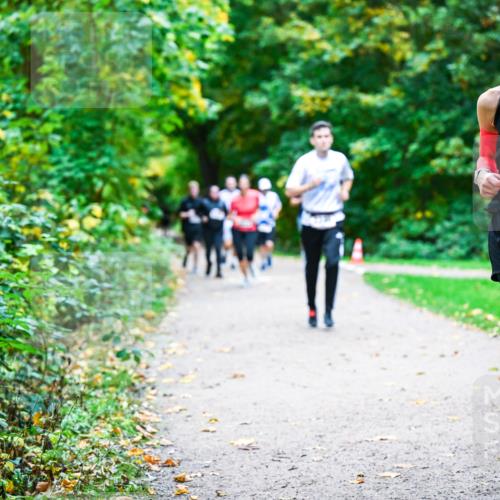12.10.2025 - Bramfelder Halbmarathon 2025 Dr. Thomas Lammeyer http://msf.ph/oto/9356126 12.10.2025 10:55:55 Laufen 2619 meine-sportfotos.de