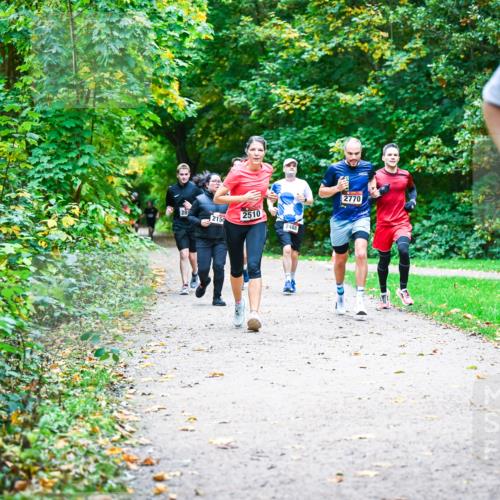 12.10.2025 - Bramfelder Halbmarathon 2025 Dr. Thomas Lammeyer http://msf.ph/oto/9356144 12.10.2025 10:55:58 Laufen 28, 2150, 2510, 2488, 2770, 2730 meine-sportfotos.de