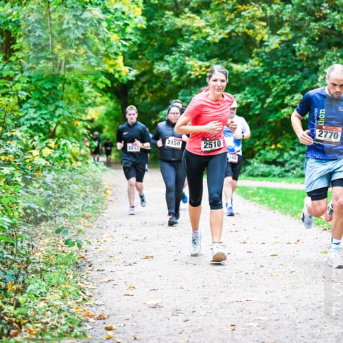 12.10.2025 - Bramfelder Halbmarathon 2025 Dr. Thomas Lammeyer http://msf.ph/oto/9356154 12.10.2025 10:56:00 Laufen 2853, 2150, 2510, 488, 2770 meine-sportfotos.de
