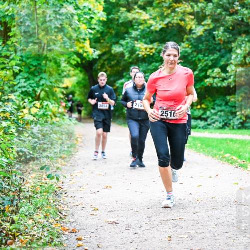 12.10.2025 - Bramfelder Halbmarathon 2025 Dr. Thomas Lammeyer http://msf.ph/oto/9356158 12.10.2025 10:56:01 Laufen 2853, 215, 2510, 2770, 1993 meine-sportfotos.de