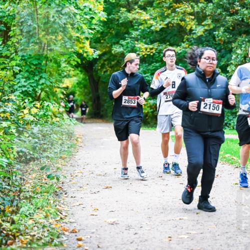 12.10.2025 - Bramfelder Halbmarathon 2025 Dr. Thomas Lammeyer http://msf.ph/oto/9356169 12.10.2025 10:56:02 Laufen 276, 2853, 2150, 2488 meine-sportfotos.de
