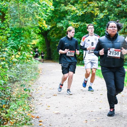 12.10.2025 - Bramfelder Halbmarathon 2025 Dr. Thomas Lammeyer http://msf.ph/oto/9356171 12.10.2025 10:56:03 Laufen 2768, 2853, 2150, 2488 meine-sportfotos.de