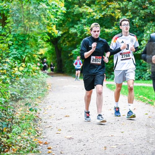 12.10.2025 - Bramfelder Halbmarathon 2025 Dr. Thomas Lammeyer http://msf.ph/oto/9356175 12.10.2025 10:56:03 Laufen 2853, 2768, 2150, 2 meine-sportfotos.de