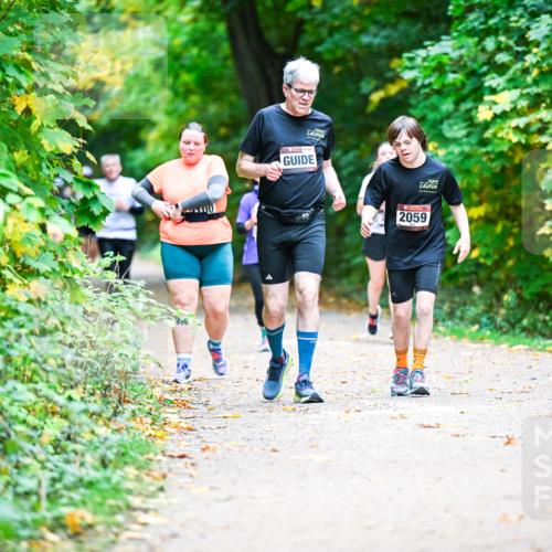 12.10.2025 - Bramfelder Halbmarathon 2025 Dr. Thomas Lammeyer http://msf.ph/oto/9356182 12.10.2025 10:56:14 Laufen 2059 meine-sportfotos.de