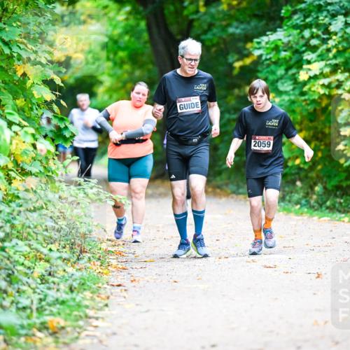 12.10.2025 - Bramfelder Halbmarathon 2025 Dr. Thomas Lammeyer http://msf.ph/oto/9356186 12.10.2025 10:56:15 Laufen 154, 2059 meine-sportfotos.de