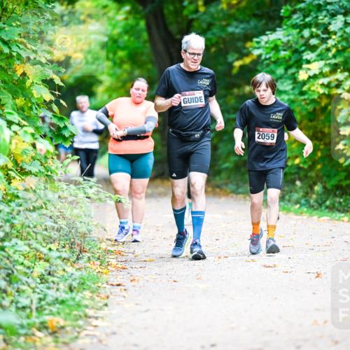 12.10.2025 - Bramfelder Halbmarathon 2025 Dr. Thomas Lammeyer http://msf.ph/oto/9356187 12.10.2025 10:56:15 Laufen 154, 2059 meine-sportfotos.de