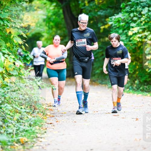 12.10.2025 - Bramfelder Halbmarathon 2025 Dr. Thomas Lammeyer http://msf.ph/oto/9356190 12.10.2025 10:56:15 Laufen 154, 20 meine-sportfotos.de