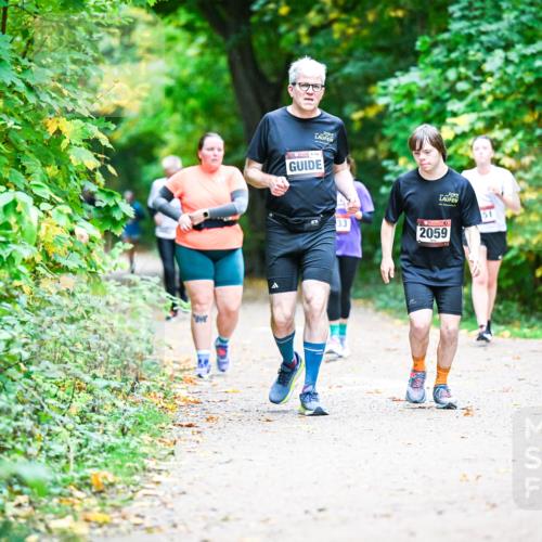 12.10.2025 - Bramfelder Halbmarathon 2025 Dr. Thomas Lammeyer http://msf.ph/oto/9356191 12.10.2025 10:56:16 Laufen 154, 51, 33, 2059 meine-sportfotos.de