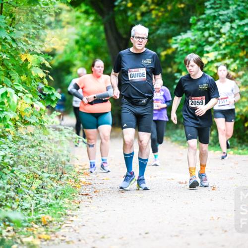 12.10.2025 - Bramfelder Halbmarathon 2025 Dr. Thomas Lammeyer http://msf.ph/oto/9356192 12.10.2025 10:56:17 Laufen 154, 2059, 2351 meine-sportfotos.de