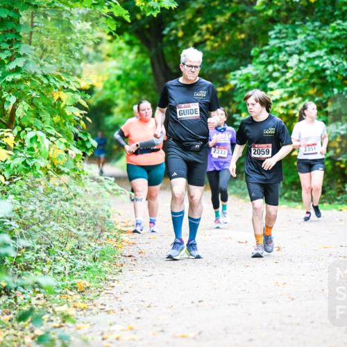 12.10.2025 - Bramfelder Halbmarathon 2025 Dr. Thomas Lammeyer http://msf.ph/oto/9356198 12.10.2025 10:56:17 Laufen 2351, 2333, 2059 meine-sportfotos.de