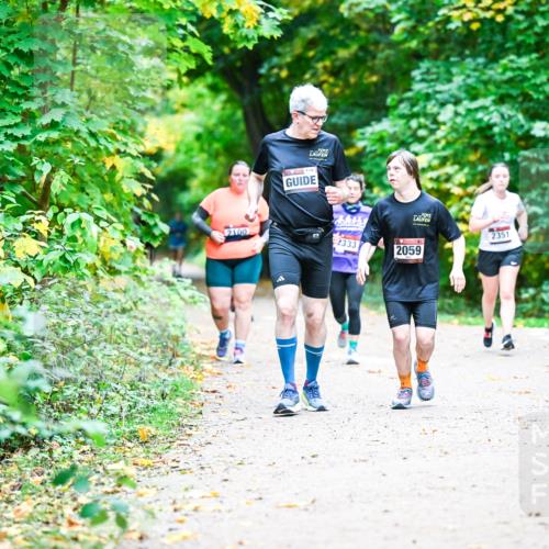 12.10.2025 - Bramfelder Halbmarathon 2025 Dr. Thomas Lammeyer http://msf.ph/oto/9356204 12.10.2025 10:56:18 Laufen 154, 2100, 2333, 2059, 2351 meine-sportfotos.de