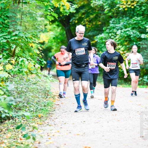 12.10.2025 - Bramfelder Halbmarathon 2025 Dr. Thomas Lammeyer http://msf.ph/oto/9356206 12.10.2025 10:56:18 Laufen 233, 2059, 2351 meine-sportfotos.de