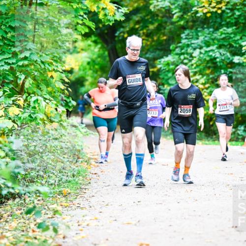 12.10.2025 - Bramfelder Halbmarathon 2025 Dr. Thomas Lammeyer http://msf.ph/oto/9356207 12.10.2025 10:56:19 Laufen 2333, 2059, 2351 meine-sportfotos.de