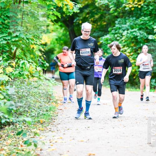 12.10.2025 - Bramfelder Halbmarathon 2025 Dr. Thomas Lammeyer http://msf.ph/oto/9356209 12.10.2025 10:56:19 Laufen 154, 333, 2351, 2059 meine-sportfotos.de
