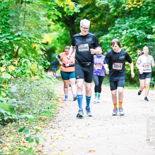 12.10.2025 - Bramfelder Halbmarathon 2025 Dr. Thomas Lammeyer http://msf.ph/oto/9356210 12.10.2025 10:56:19 Laufen 154, 2333, 2059, 2351 meine-sportfotos.de