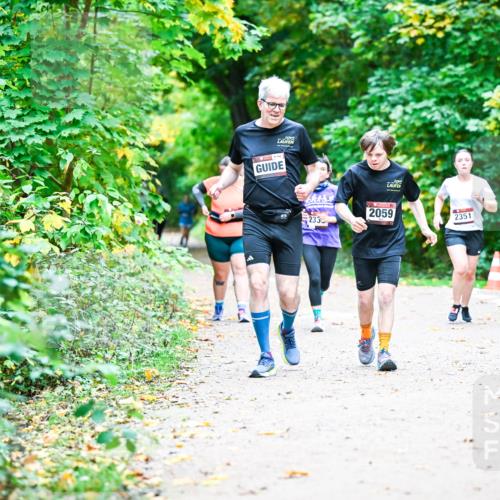 12.10.2025 - Bramfelder Halbmarathon 2025 Dr. Thomas Lammeyer http://msf.ph/oto/9356211 12.10.2025 10:56:19 Laufen 154, 233, 2059, 2351 meine-sportfotos.de
