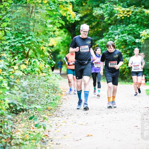 12.10.2025 - Bramfelder Halbmarathon 2025 Dr. Thomas Lammeyer http://msf.ph/oto/9356213 12.10.2025 10:56:19 Laufen 2333, 2059, 2351 meine-sportfotos.de