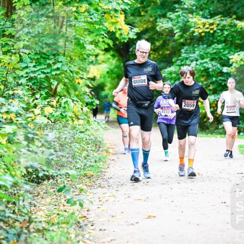 12.10.2025 - Bramfelder Halbmarathon 2025 Dr. Thomas Lammeyer http://msf.ph/oto/9356216 12.10.2025 10:56:20 Laufen 2333, 2059, 2351 meine-sportfotos.de