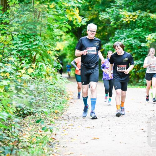 12.10.2025 - Bramfelder Halbmarathon 2025 Dr. Thomas Lammeyer http://msf.ph/oto/9356218 12.10.2025 10:56:20 Laufen 2059, 2351 meine-sportfotos.de