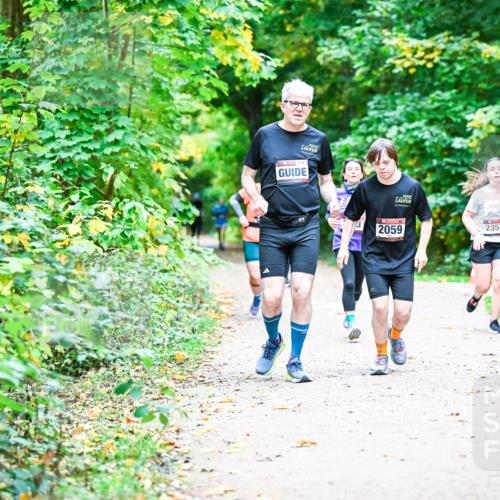 12.10.2025 - Bramfelder Halbmarathon 2025 Dr. Thomas Lammeyer http://msf.ph/oto/9356219 12.10.2025 10:56:20 Laufen 3, 2059, 2351 meine-sportfotos.de
