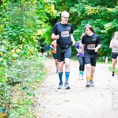 12.10.2025 - Bramfelder Halbmarathon 2025 Dr. Thomas Lammeyer http://msf.ph/oto/9356223 12.10.2025 10:56:21 Laufen 154, 2059, 2351 meine-sportfotos.de