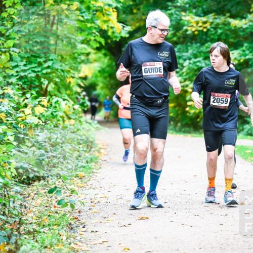 12.10.2025 - Bramfelder Halbmarathon 2025 Dr. Thomas Lammeyer http://msf.ph/oto/9356231 12.10.2025 10:56:22 Laufen 2059, 2351 meine-sportfotos.de