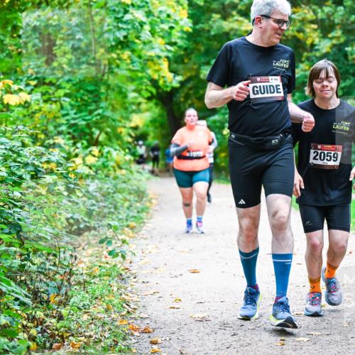 12.10.2025 - Bramfelder Halbmarathon 2025 Dr. Thomas Lammeyer http://msf.ph/oto/9356243 12.10.2025 10:56:24 Laufen 154, 2059 meine-sportfotos.de