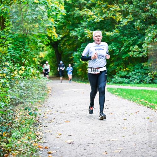 12.10.2025 - Bramfelder Halbmarathon 2025 Dr. Thomas Lammeyer http://msf.ph/oto/9356264 12.10.2025 10:56:29 Laufen 2668 meine-sportfotos.de