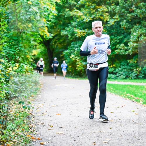 12.10.2025 - Bramfelder Halbmarathon 2025 Dr. Thomas Lammeyer http://msf.ph/oto/9356269 12.10.2025 10:56:29 Laufen 2668 meine-sportfotos.de