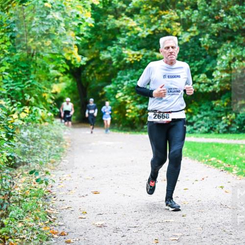 12.10.2025 - Bramfelder Halbmarathon 2025 Dr. Thomas Lammeyer http://msf.ph/oto/9356270 12.10.2025 10:56:29 Laufen 2668 meine-sportfotos.de