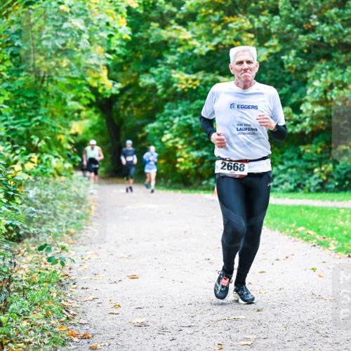 12.10.2025 - Bramfelder Halbmarathon 2025 Dr. Thomas Lammeyer http://msf.ph/oto/9356271 12.10.2025 10:56:30 Laufen 2668 meine-sportfotos.de