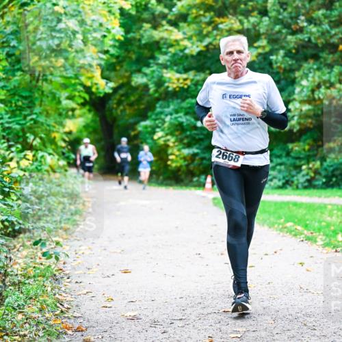 12.10.2025 - Bramfelder Halbmarathon 2025 Dr. Thomas Lammeyer http://msf.ph/oto/9356272 12.10.2025 10:56:30 Laufen 2668 meine-sportfotos.de