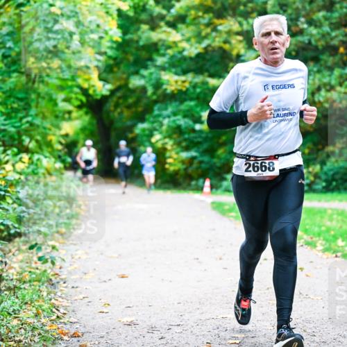 12.10.2025 - Bramfelder Halbmarathon 2025 Dr. Thomas Lammeyer http://msf.ph/oto/9356275 12.10.2025 10:56:30 Laufen 2668 meine-sportfotos.de