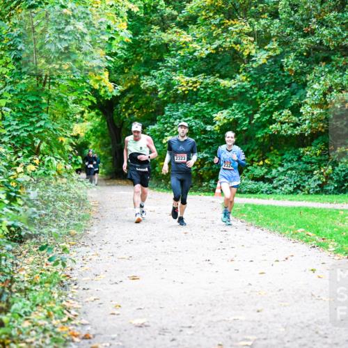 12.10.2025 - Bramfelder Halbmarathon 2025 Dr. Thomas Lammeyer http://msf.ph/oto/9356280 12.10.2025 10:56:36 Laufen 2323, 232 meine-sportfotos.de