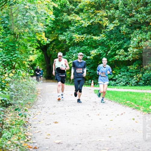 12.10.2025 - Bramfelder Halbmarathon 2025 Dr. Thomas Lammeyer http://msf.ph/oto/9356285 12.10.2025 10:56:36 Laufen 2323, 232 meine-sportfotos.de
