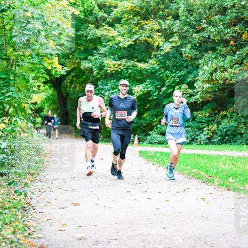 12.10.2025 - Bramfelder Halbmarathon 2025 Dr. Thomas Lammeyer http://msf.ph/oto/9356291 12.10.2025 10:56:37 Laufen 2323, 232 meine-sportfotos.de