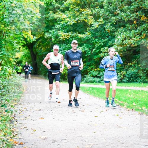 12.10.2025 - Bramfelder Halbmarathon 2025 Dr. Thomas Lammeyer http://msf.ph/oto/9356294 12.10.2025 10:56:37 Laufen 4008, 2323, 232 meine-sportfotos.de